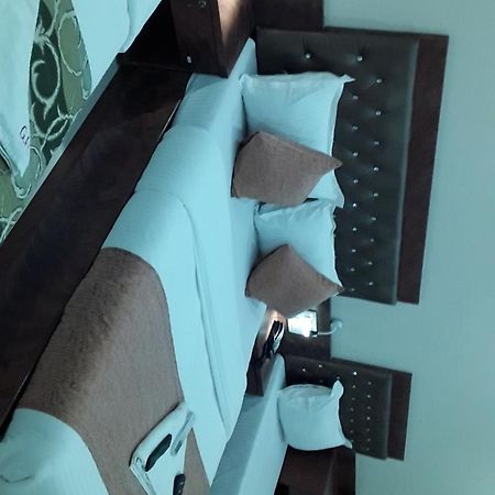 Hotel Golden Hayyath Inn Mumbai  Buitenkant foto