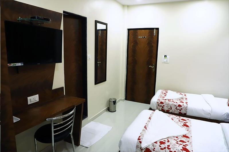 Hotel Golden Hayyath Inn Mumbai  Buitenkant foto