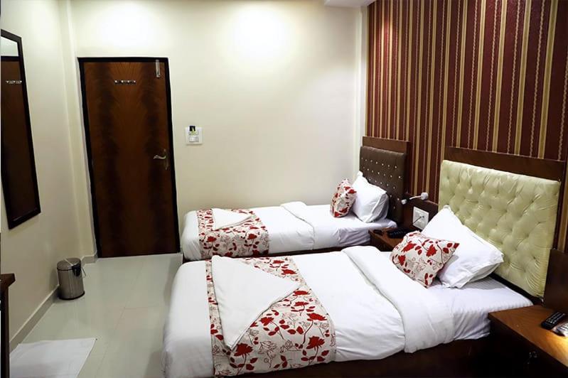 Hotel Golden Hayyath Inn Mumbai  Buitenkant foto