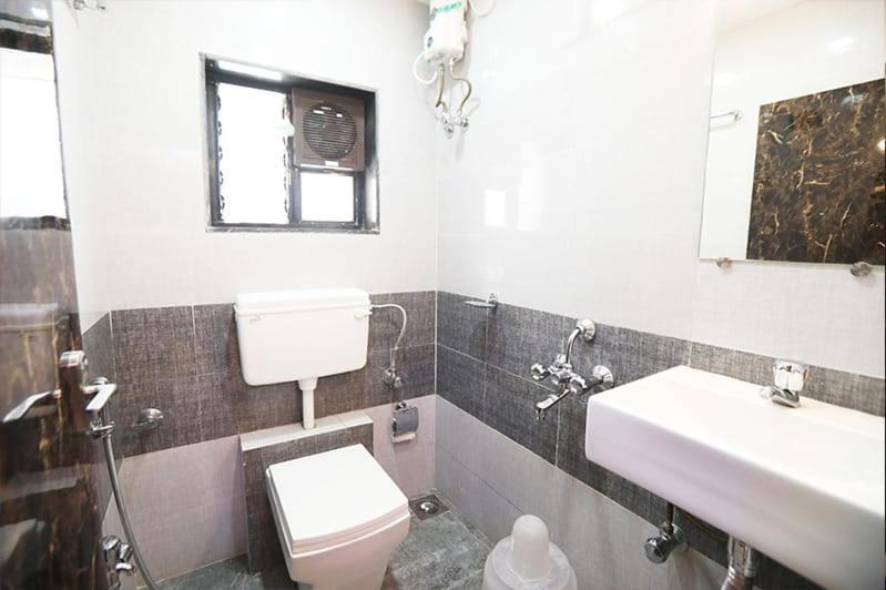Hotel Golden Hayyath Inn Mumbai  Buitenkant foto